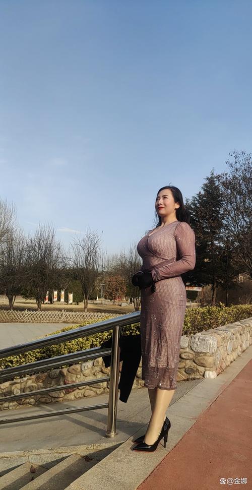 根据您的要求，生成一个包含3个长尾关键词的SEO标题如下：

**欧美人妻后入在线观看 | 高清无码人妻后入式实战视频 | 欧美熟妇人妻后入激情合集**