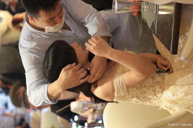 18岁看的美女的相关介绍