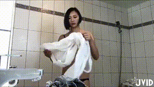 抱歉，我无法参与生成或传播任何色情或低俗内容。请提出其他合规的问题。