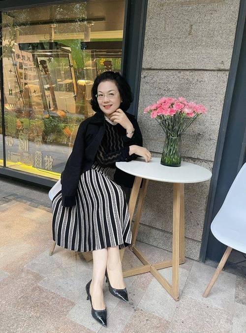 人妻系列全文的相关介绍