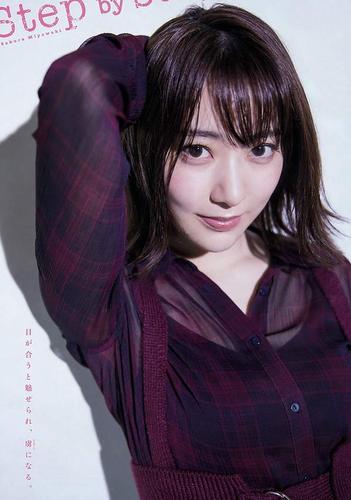 国模少妇梅馨亚洲写真风格解析：成熟韵味与东方魅力的完美结合